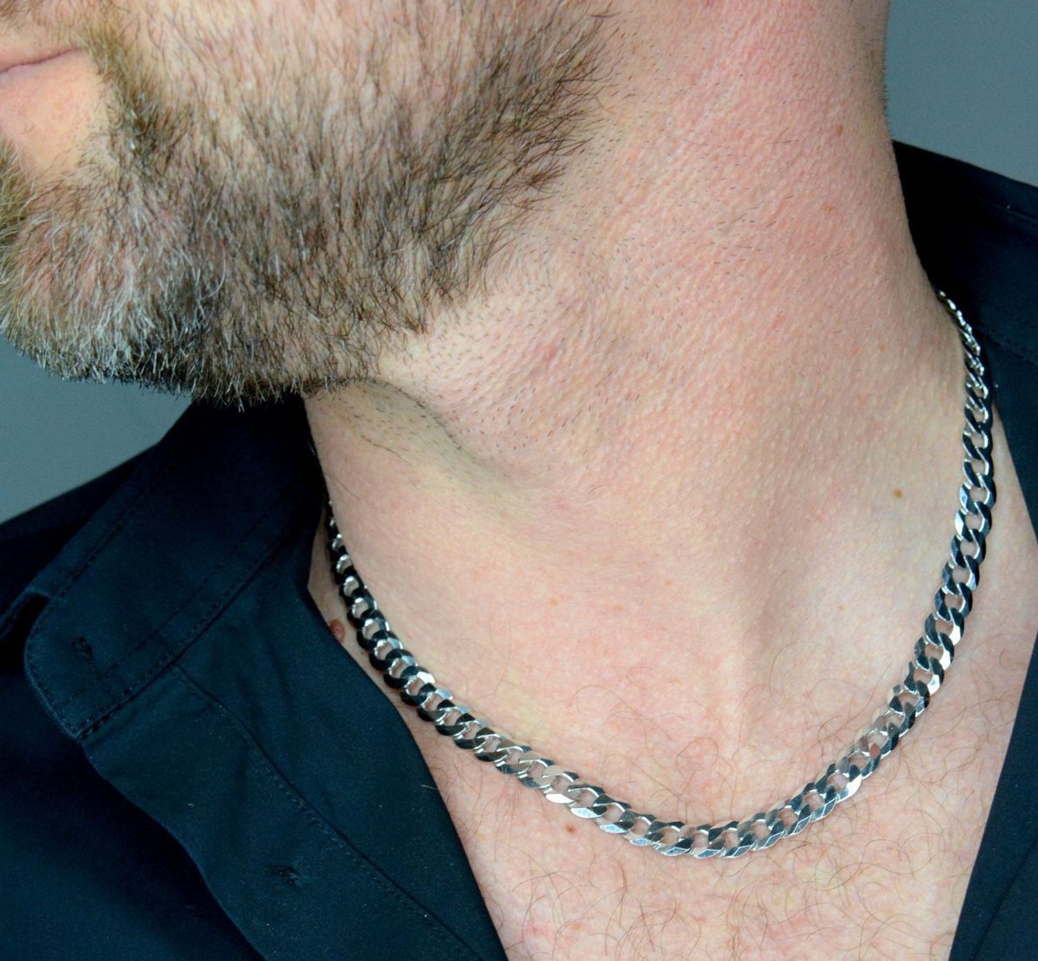 Srebrny łańcuszek 925 pancerka 8 mm rodowany DIA-LAN-2087R-200-925 8mm. Srebrny łańcuszek najwyższej próby srebra 925. Łańcuszek srebrny o splocie pancerki idealny na prezent. Łańcuszek srebrny rodowany o wadze 31,40 gram i szerokośc (1).jpg